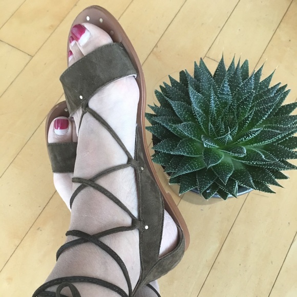 Madewell: Bridget Lace-Up Sandal in Suede - Picture 2 of 8